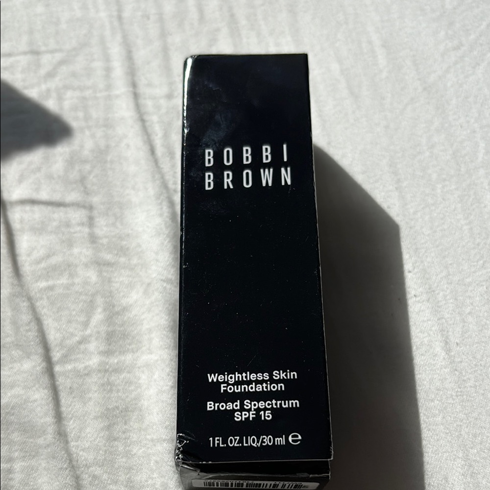 Bobbi Brown Weightless Skin Foundation SPF 15
